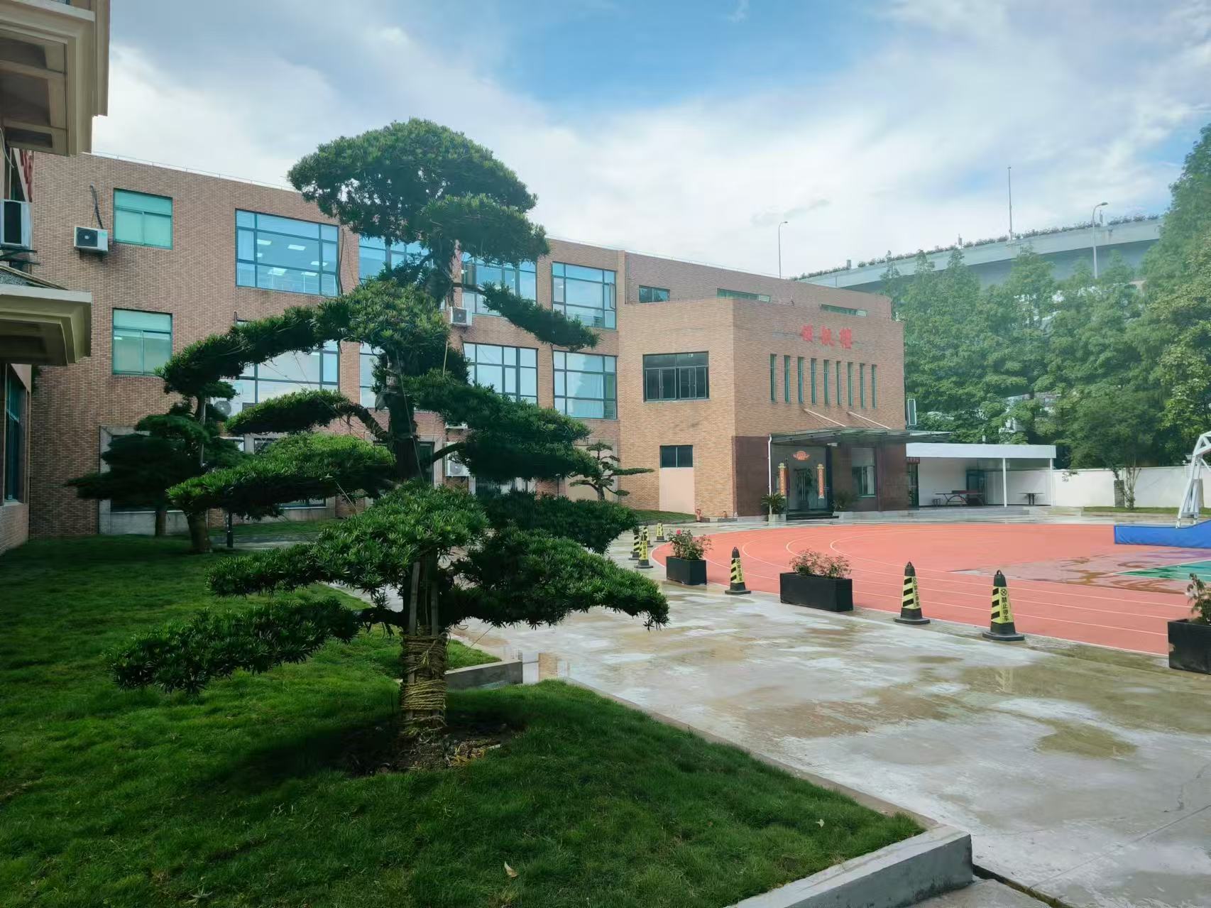 校园一角.jpg